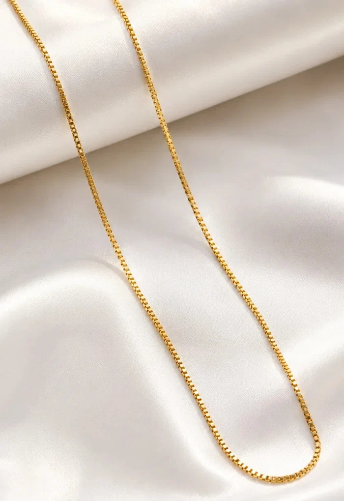 Alvina Box Chain