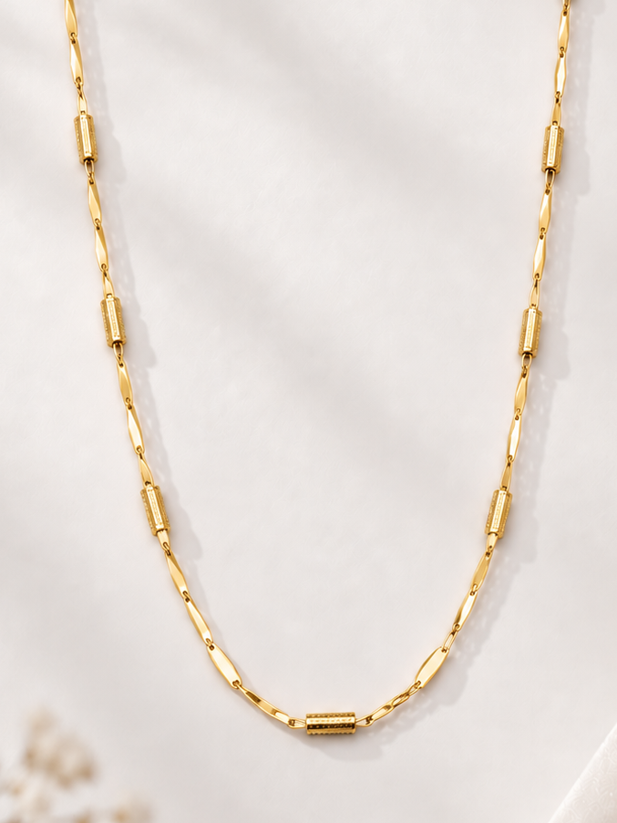 Aurevia Textured Link Necklace