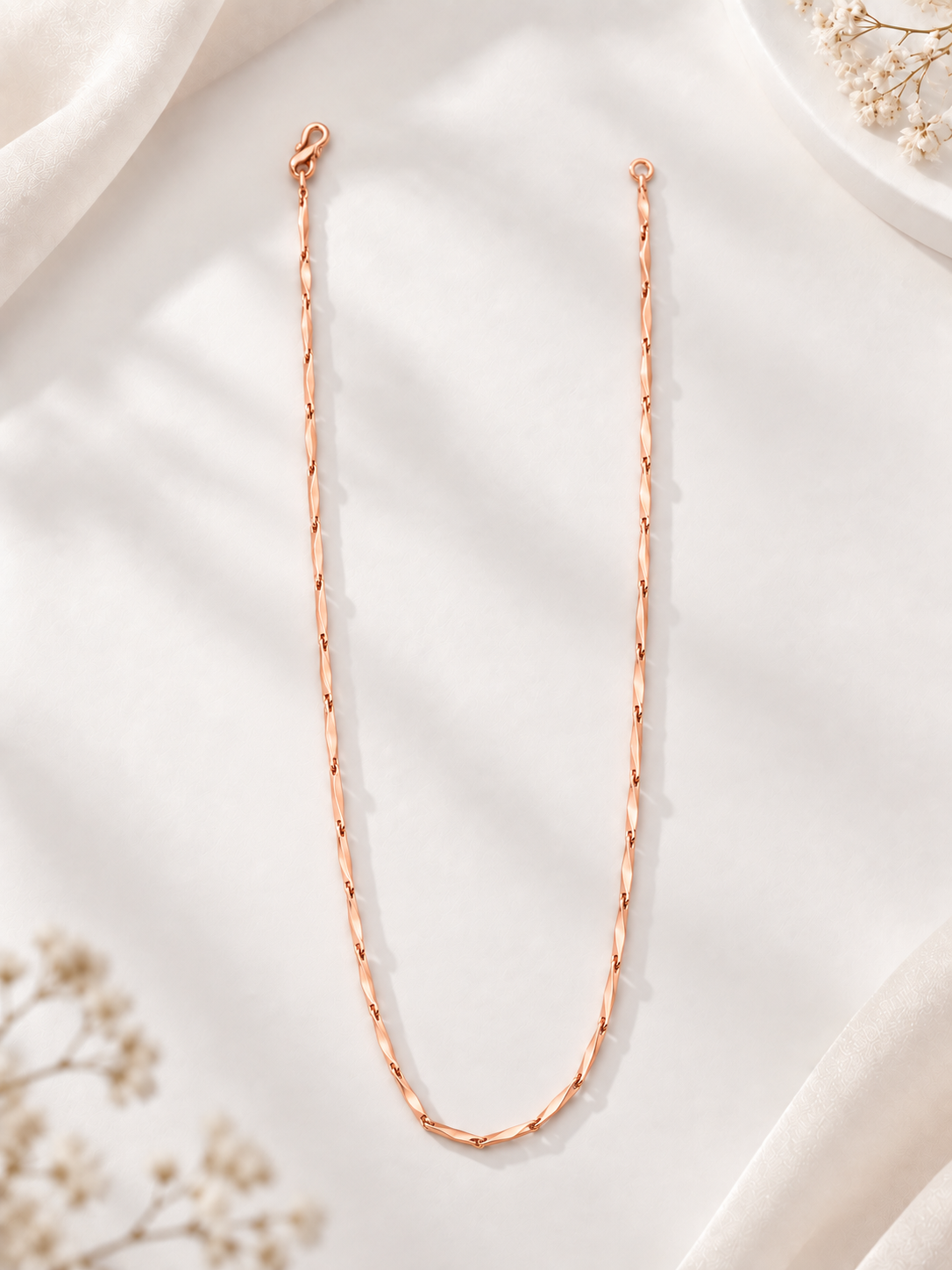 Veyra Twisted Link Necklace