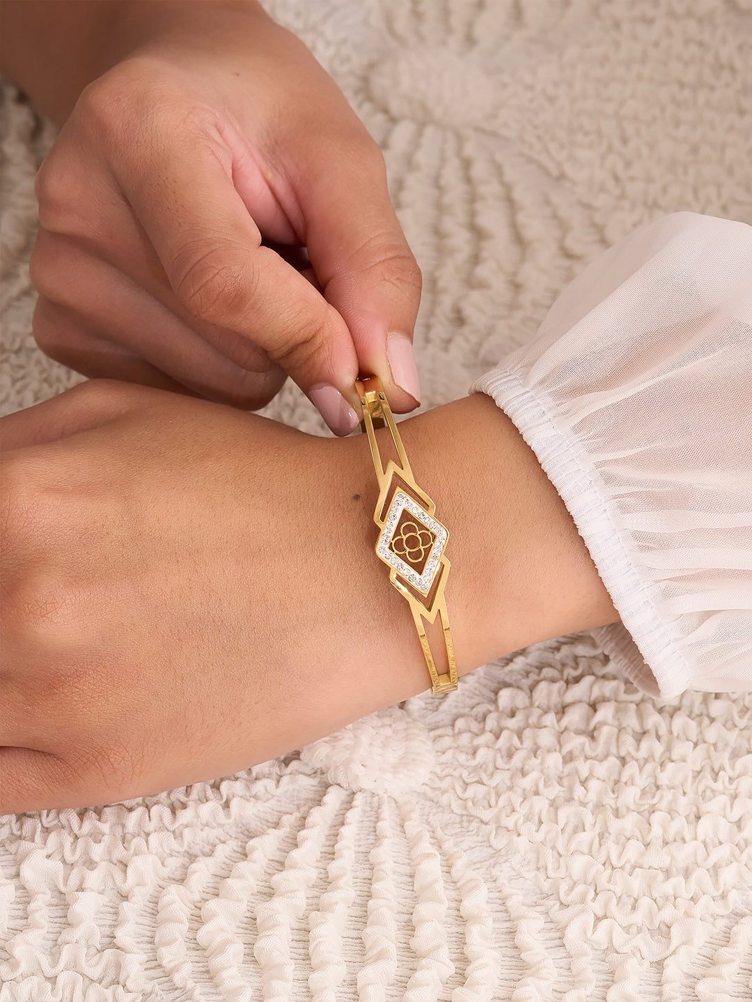 Elara Geometric Floral Bracelet