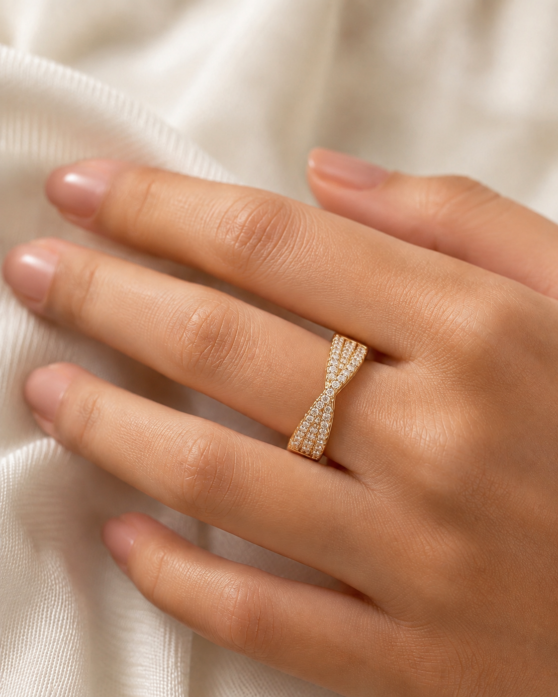 Virelia Bow Crystal Women’s Ring