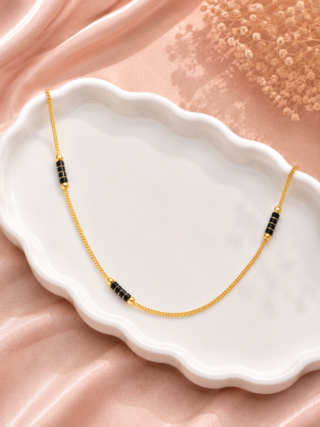Elara Noir Bead Chain