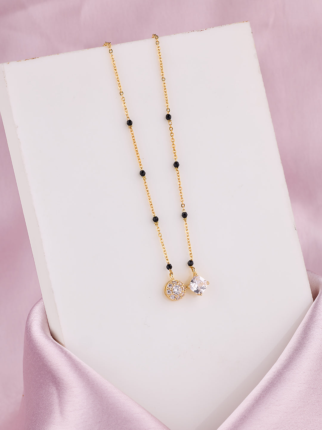 Yuvika Mangalsutra