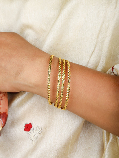 Isha Bangles (Set of 8)