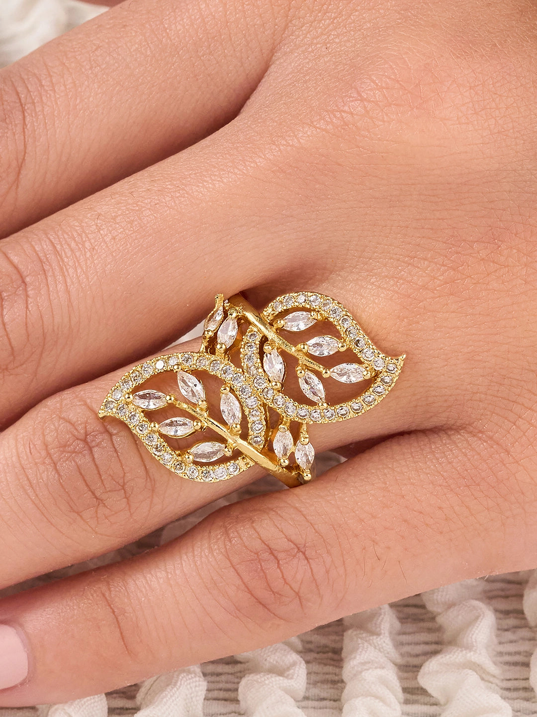 Elara Luxe Twin Leaf Ring