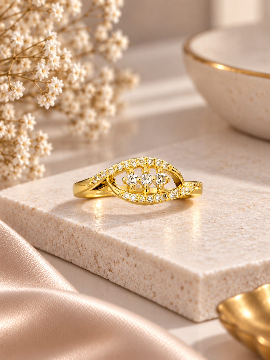 Elara Luxe Eye Ring