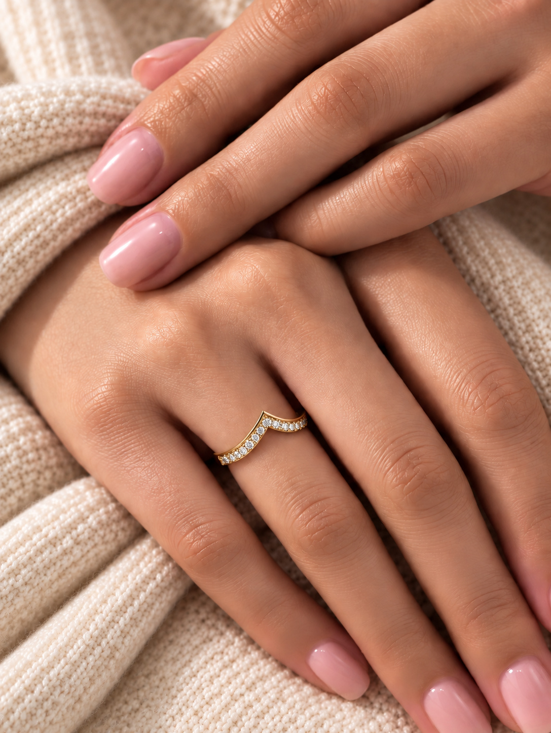 Veyra V-Curve Ring