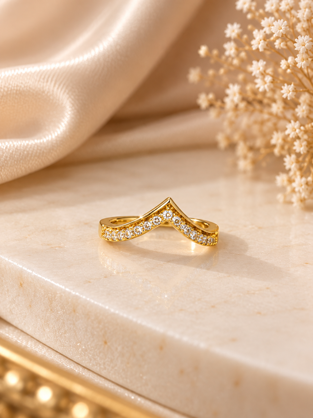 Veyra V-Curve Ring