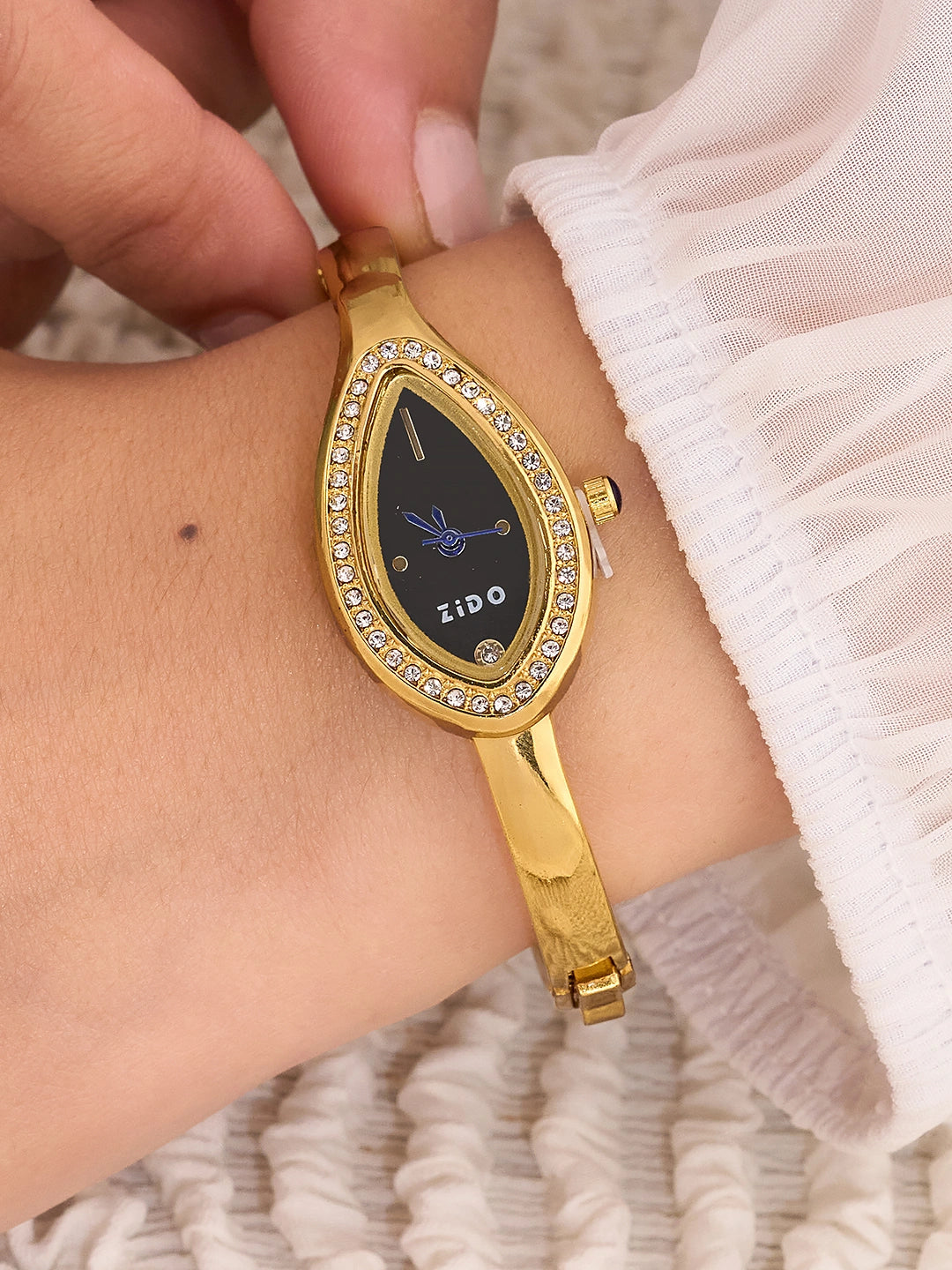 Noir Teardrop Halo Women’s Watch