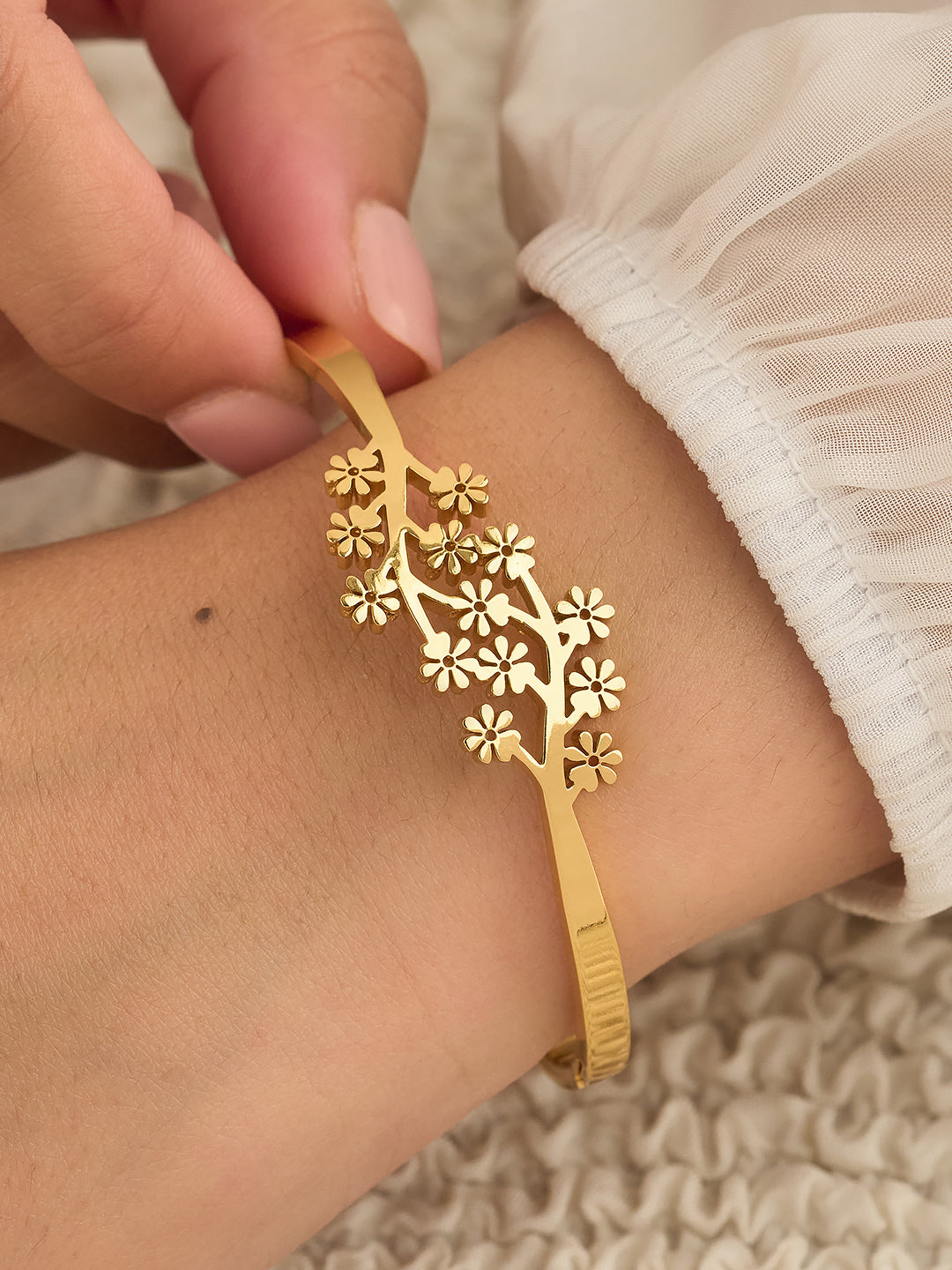 Blossora Vine Women’s Bracelet