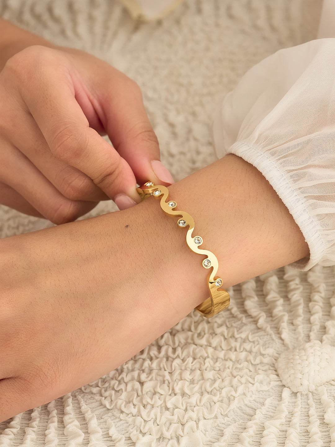 Serpelle Wave Women’s Bracelet