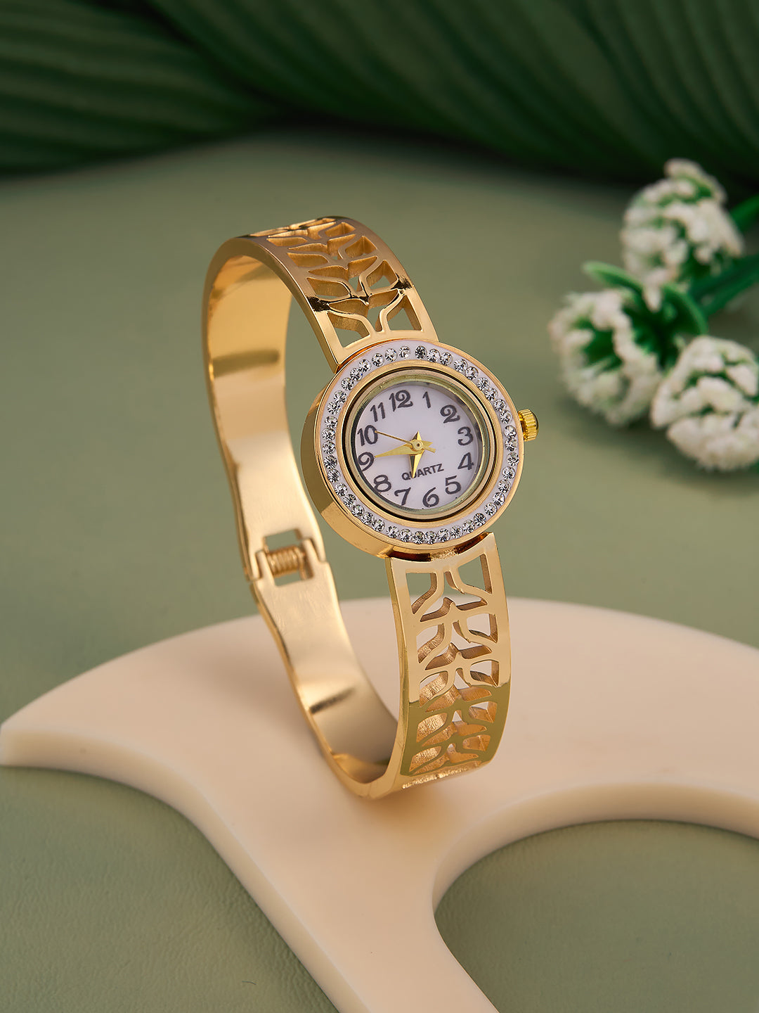 Elvaya Leaf Cutwork Bracelet Watch