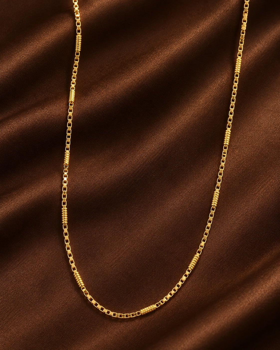 Elara Beaded Box Chain